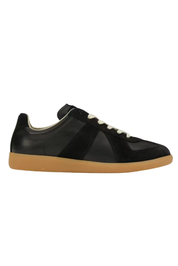 Gat Sneakers
