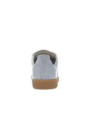 Gat Sneakers